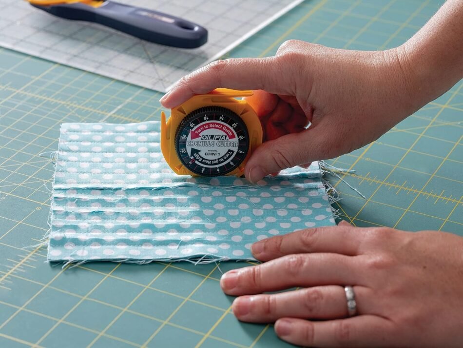 3 OLFA Chenille Cutter, Yellow (CHN1) - Image 2